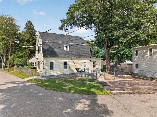 House for sale in Dracut, Massachusetts