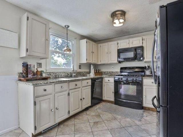 House for sale in Collinsville, Dracut