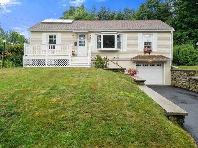 House for sale in Dudley, Massachusetts