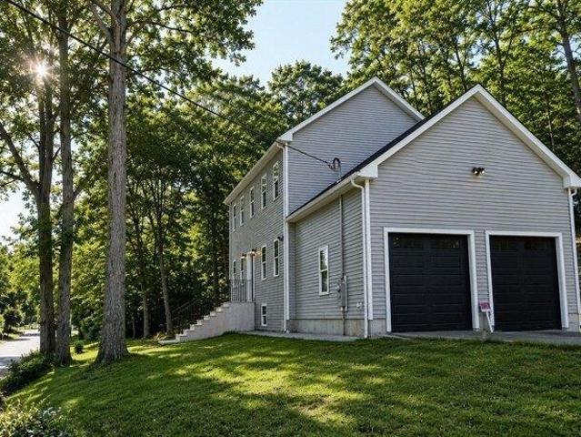 House for sale in Dudley, Massachusetts