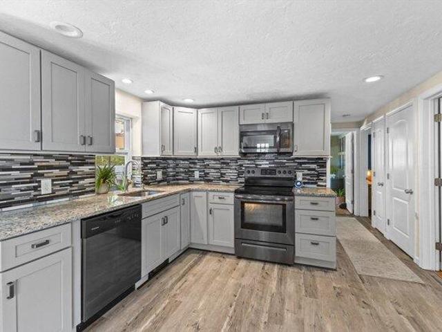 House for sale in Dudley, Massachusetts