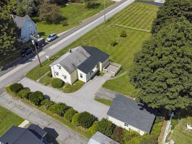 House for sale in Dudley, Massachusetts