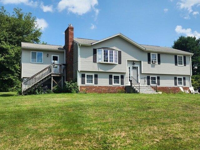 House for sale in Dudley, Massachusetts