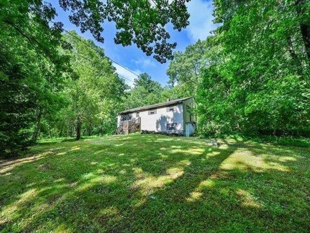 House for sale in Dudley, Massachusetts