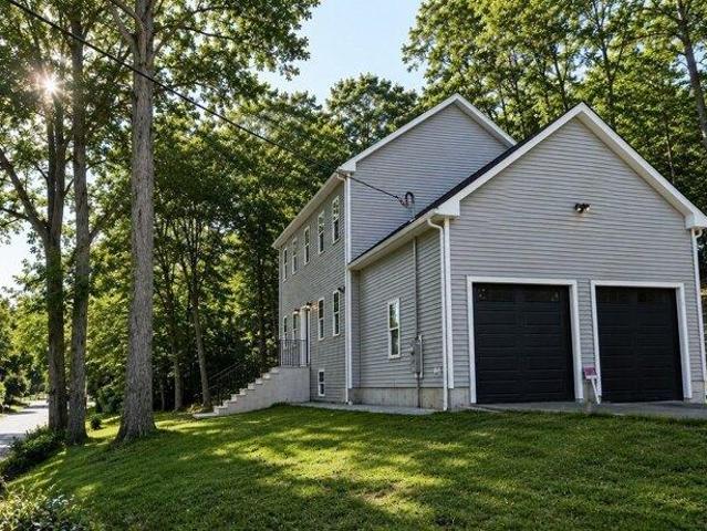 House for sale in Dudley, Massachusetts