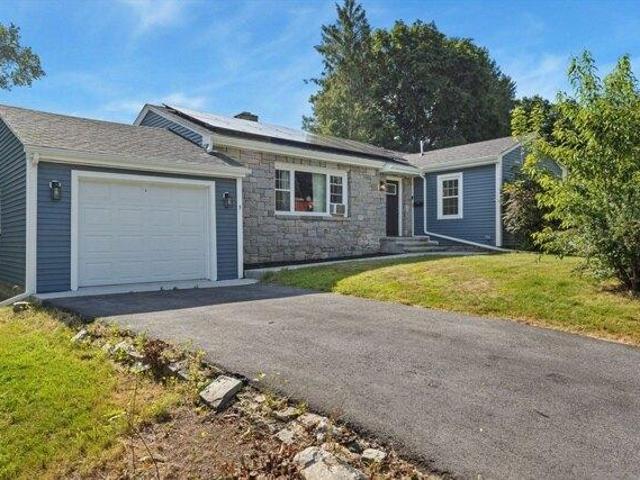 House for sale in Dudley, Massachusetts