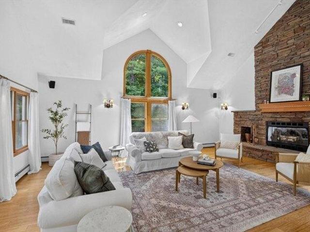 House for sale in Dunstable, Massachusetts