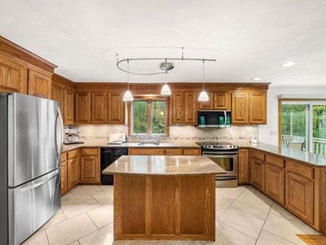 House for sale in Dunstable, Middlesex County