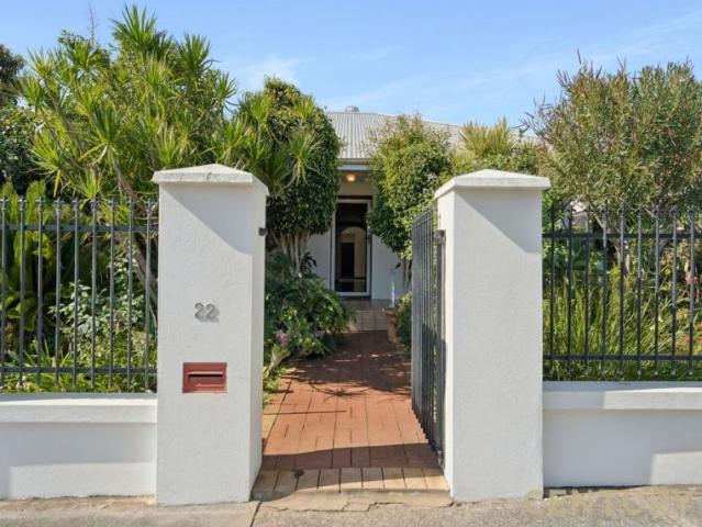 House for sale in Victoria