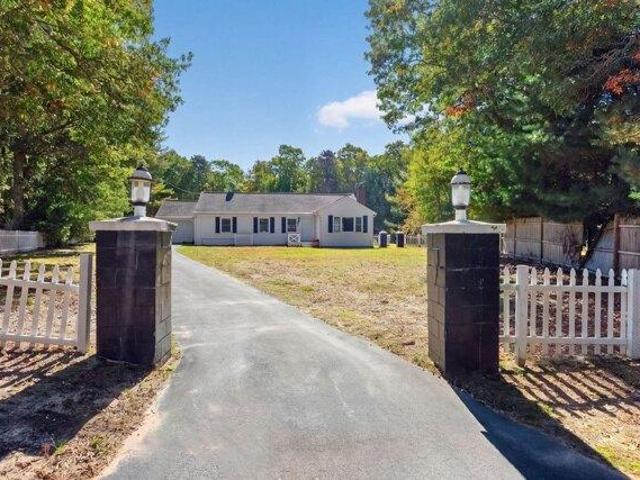 House for sale in Falmouth, Barnstable County