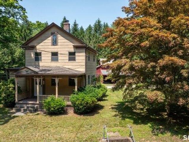 House for sale in East Hampton, Connecticut