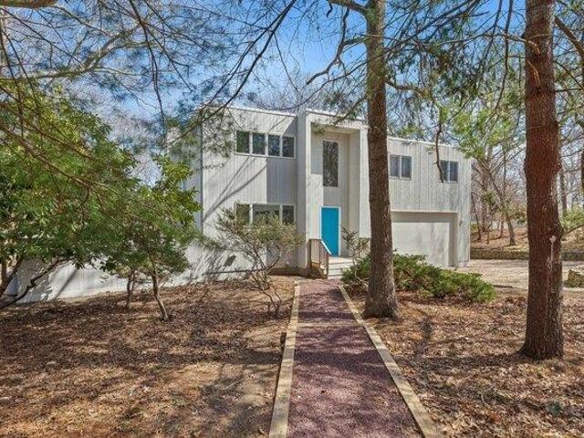 House for sale in Wainscott, New York