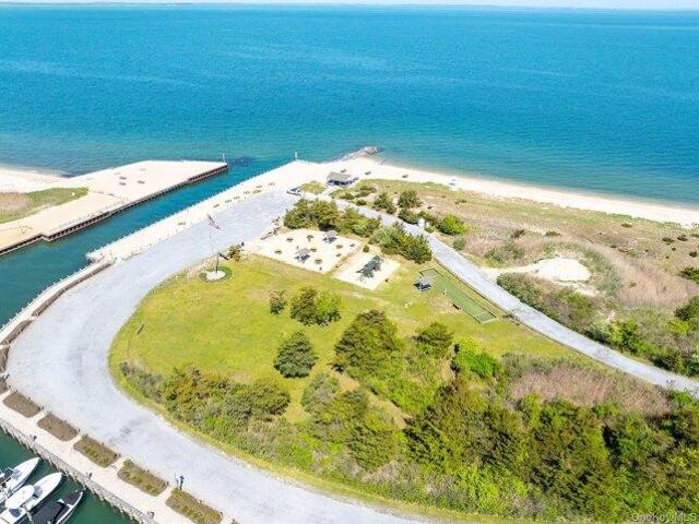 House for sale in Wainscott, New York
