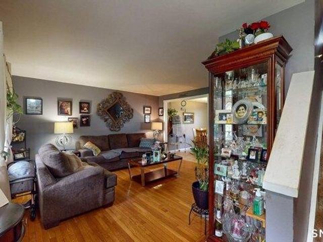 House for sale in Burnside, East Hartford