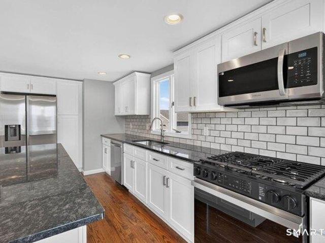 House for sale in Momauguin, East Haven