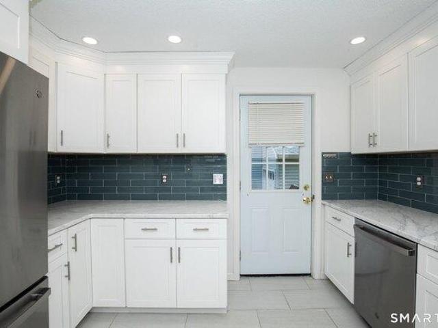 House for sale in Momauguin, East Haven