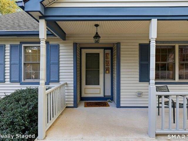 House for sale in Flanders, East Lyme