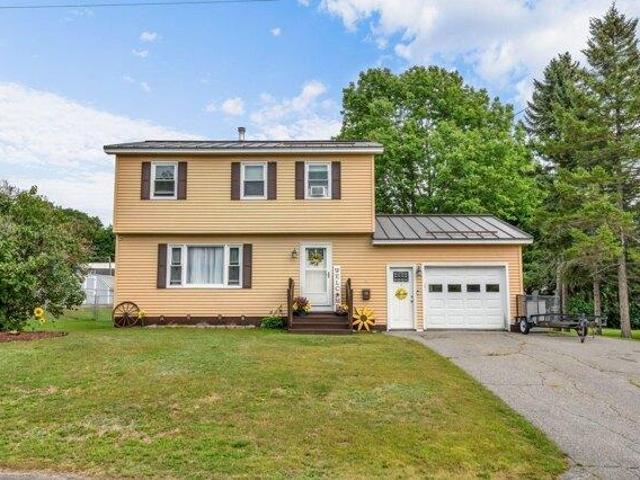 House for sale in East Millinocket, Maine
