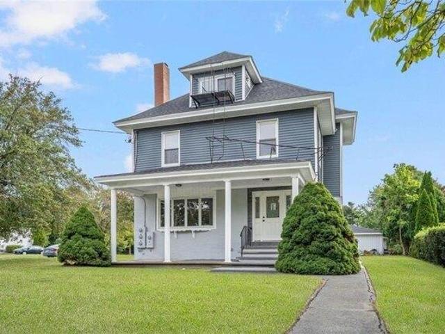 House for sale in Silver Spring, East Providence