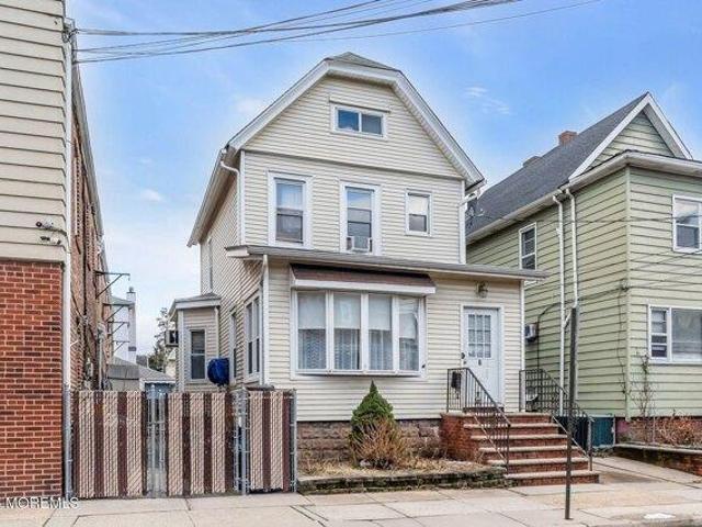 House for sale in Carlstadt, New Jersey