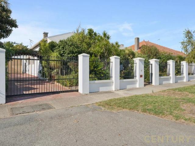 House for sale in Victoria