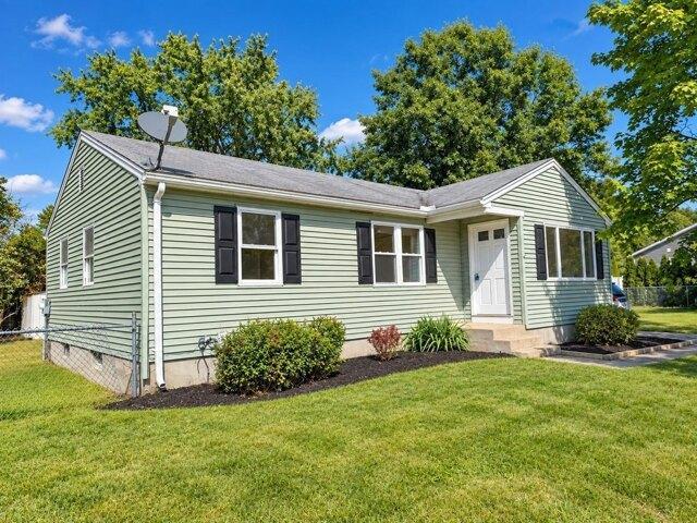 House for sale in Easthampton, Hampshire County
