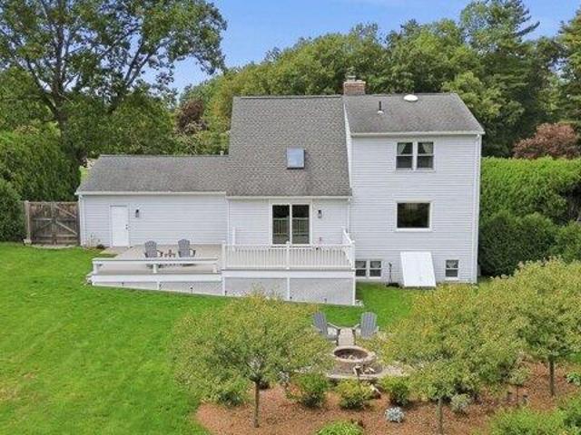 House for sale in Easthampton, Hampshire County