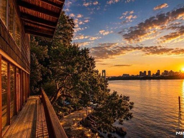 House for sale in Fort Lee, New Jersey