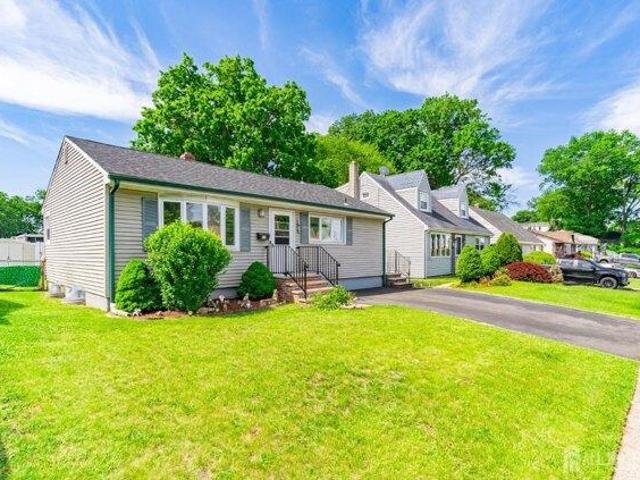 House for sale in Edison, New Jersey