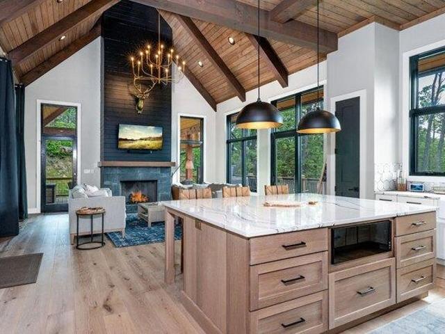 House for sale in Elk Park