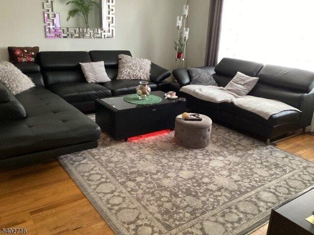 House for sale in Elmwood Park, New Jersey