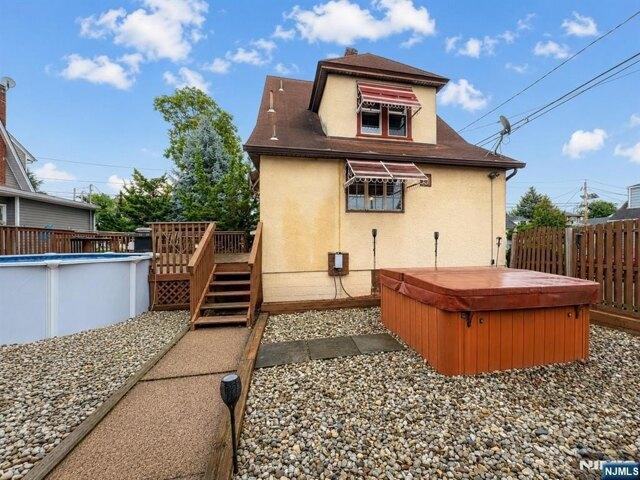 House for sale in Elmwood Park, New Jersey