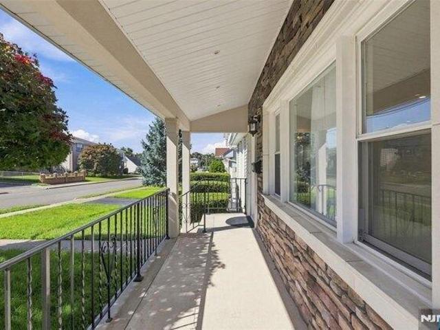 House for sale in Elmwood Park, New Jersey