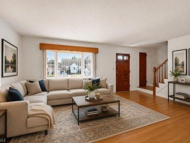 House for sale in Elmwood Park, New Jersey
