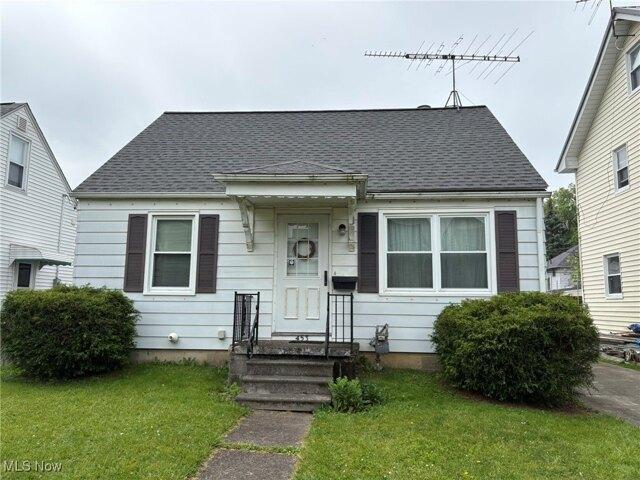 House for sale in Elyria, Ohio