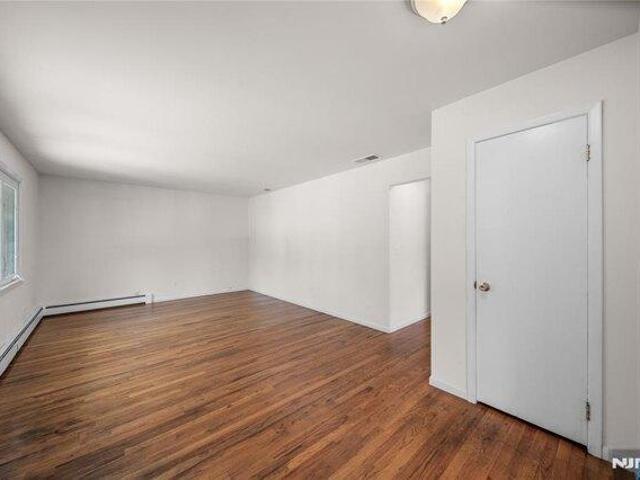 House for sale in Englewood Cliffs, New Jersey