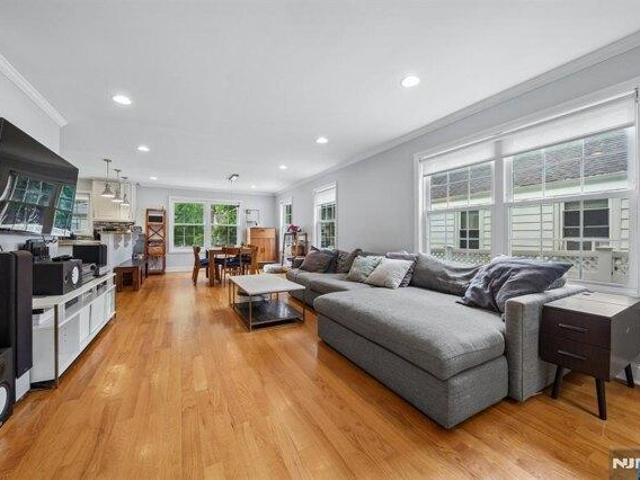 House for sale in Tenafly, New Jersey
