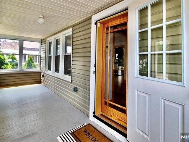 House for sale in Fair Lawn, New Jersey