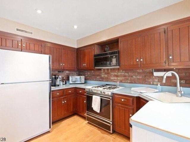 House for sale in Fair Lawn, New Jersey