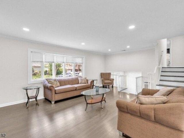 House for sale in Fair Lawn, New Jersey