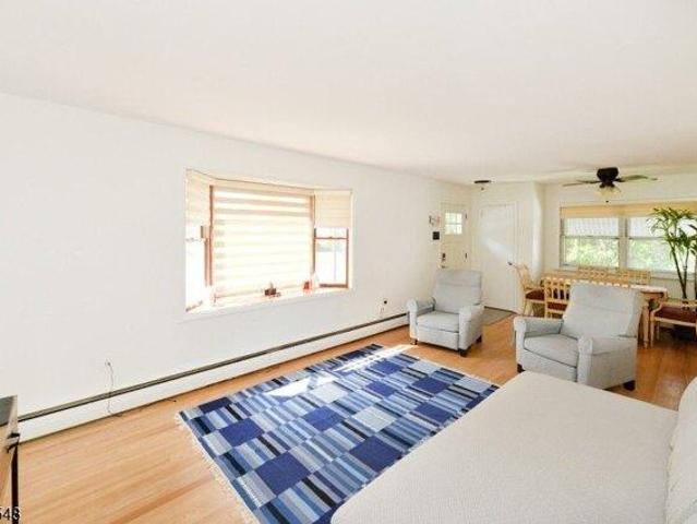 House for sale in Fair Lawn, New Jersey
