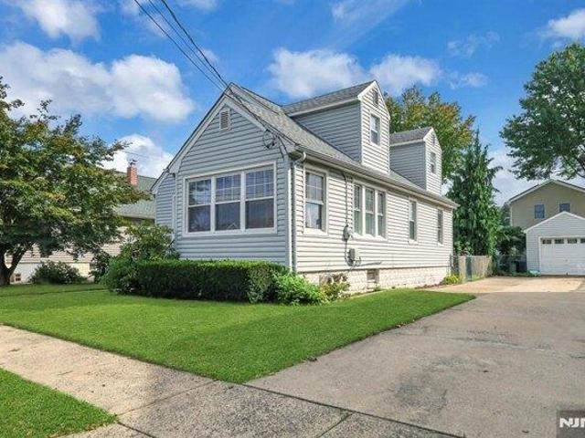 House for sale in Fair Lawn, Bergen County