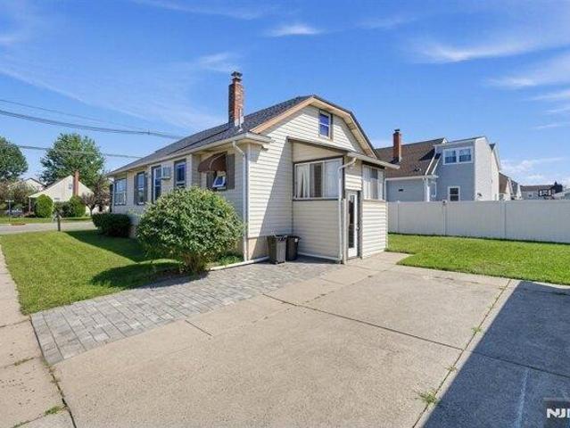 House for sale in Fair Lawn, Bergen County
