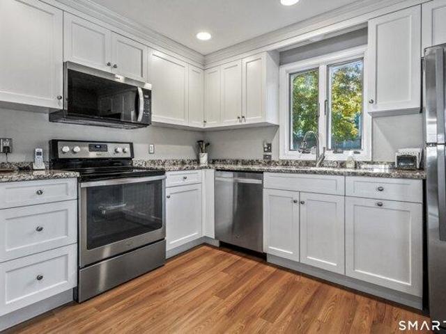 House for sale in Mill Plain, Fairfield