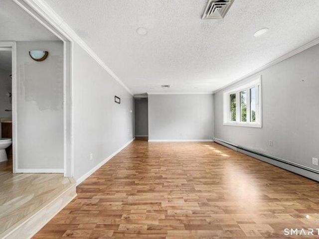 House for sale in Farmington, Connecticut