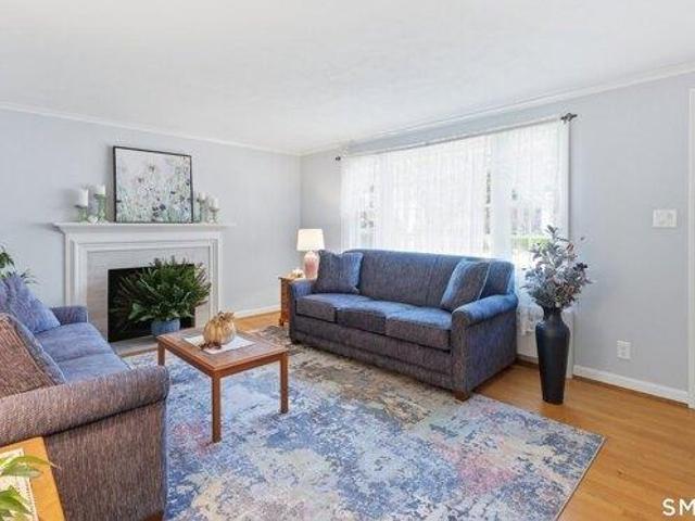House for sale in Farmington, Capitol Planning Region