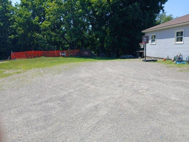 House for sale in West Farmington, Farmington