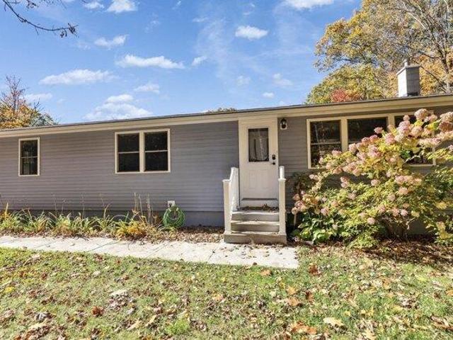 House for sale in Fitzwilliam, Cheshire County