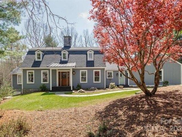 House for sale in Flat Rock