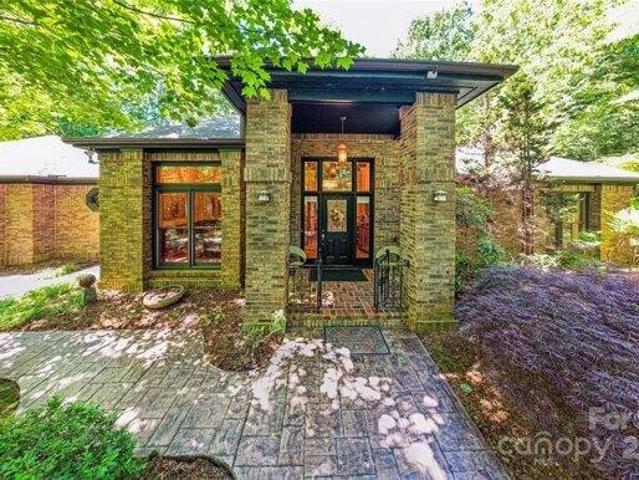 House for sale in Flat Rock